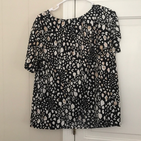 Leopard Butterfly-Back Top - Picture 2 of 2